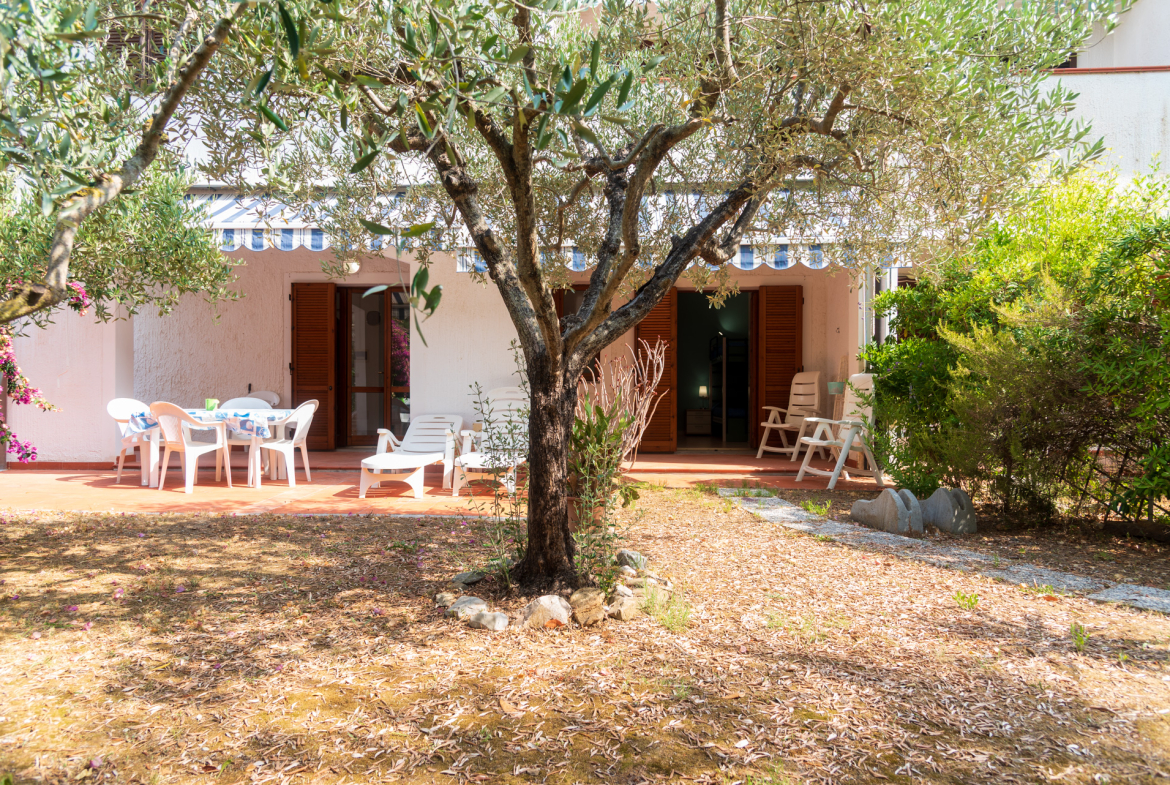 Appartamento Lacona con Giardino