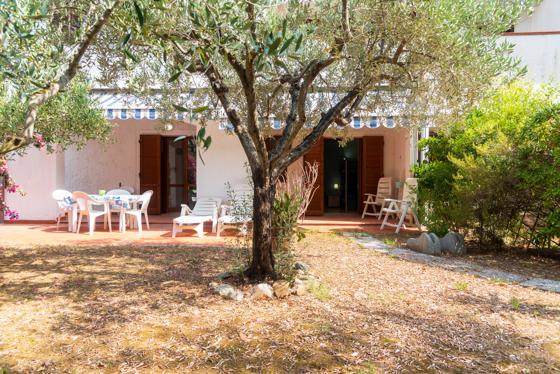 Appartamento Lacona con Giardino